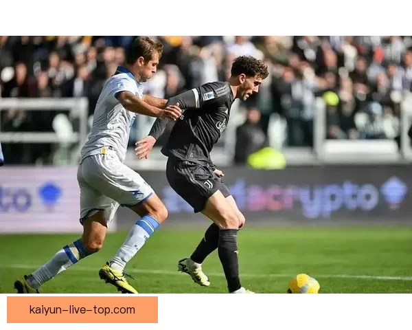 体育精神闪耀赛场奥格斯堡格雷戈里奇主动示意裁判取消犯规赢得尊重